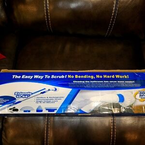 Electric Bath tub cleaner with multiple attachments